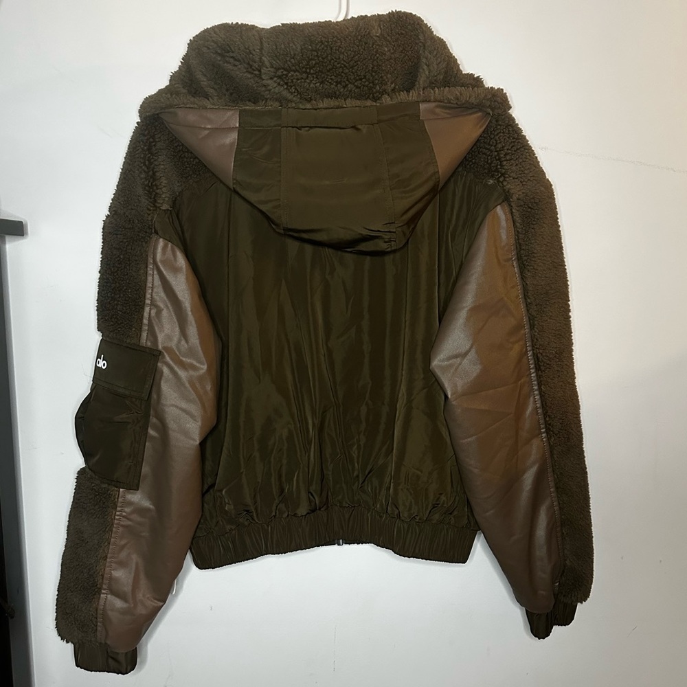 ALO Yoga Brown Cargo Utility Jacket Womens size Small - Picture 3 of 6